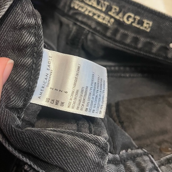 American Eagle Sz 2 Black Distressed High Rise Beach Concert Summer Mom Shorts - Picture 12 of 12